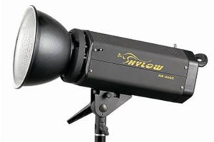 Đèn flash studio Hylow